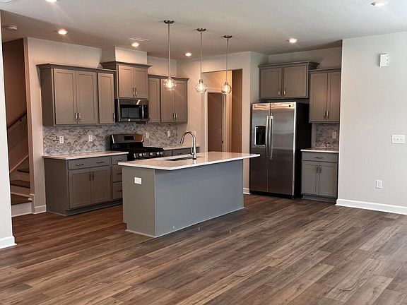 4th image of 628 Brittany Ct