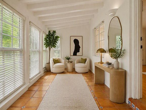 5th image of 836 Alberca St