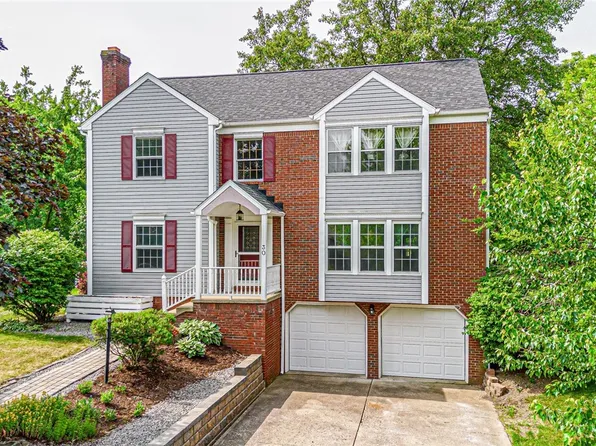 30 Fieldstone Pl, Zelienople, PA 16063