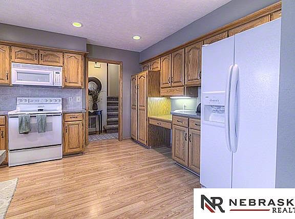 2nd image of 15353 Sherwood Cir