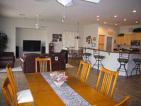 3rd image of 11129 W Amelia Ave