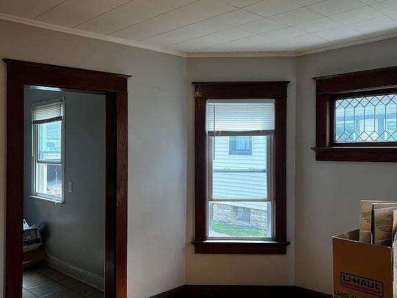 3rd image of 842 Chenango St #1