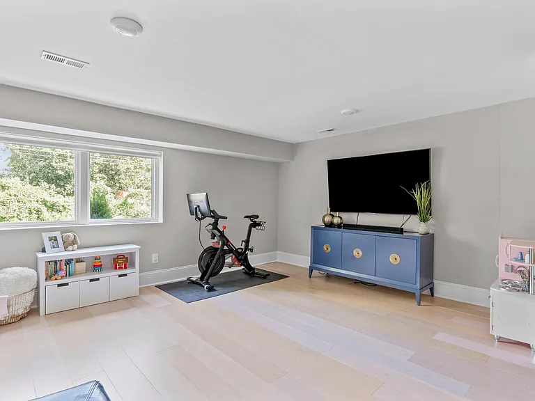 3513 Brook Dr — Photo 36