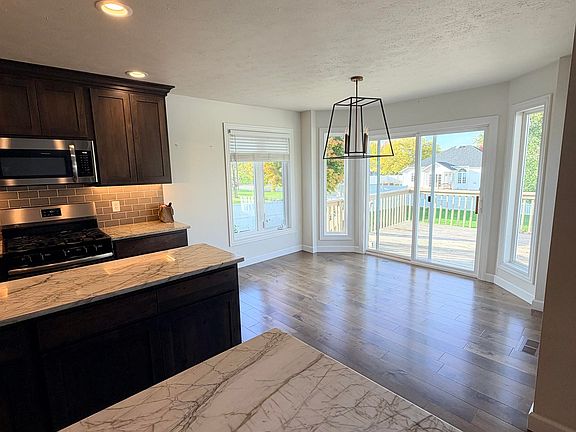 4th image of 302 Sherman Ln