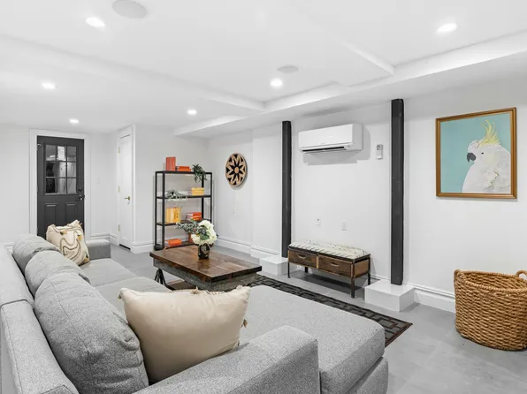 576 Carroll Street image 12 of 22