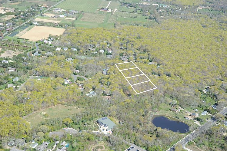 2nd image of 24 Sea Farm Ln