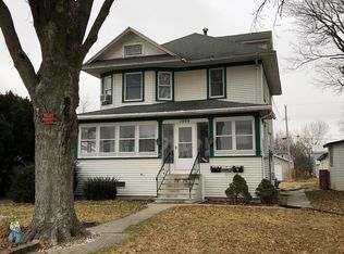1009 Spring St APT 3, Grinnell, IA 50112