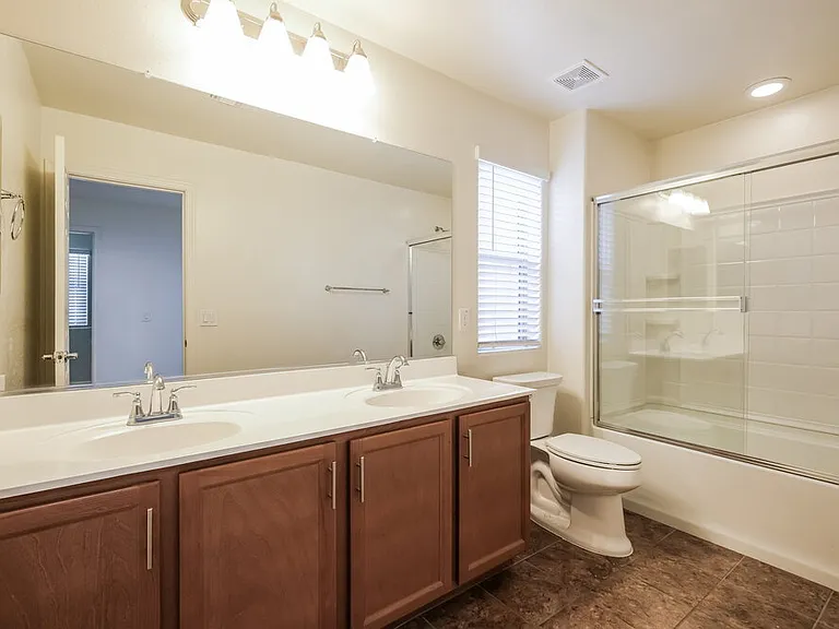 3815 S 58th Ln — Photo 15