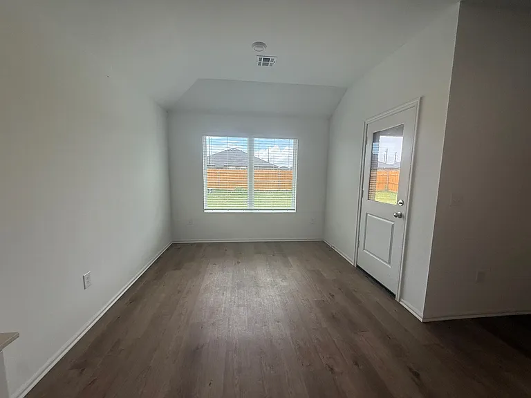 16213 Maroon Dr — Photo 8
