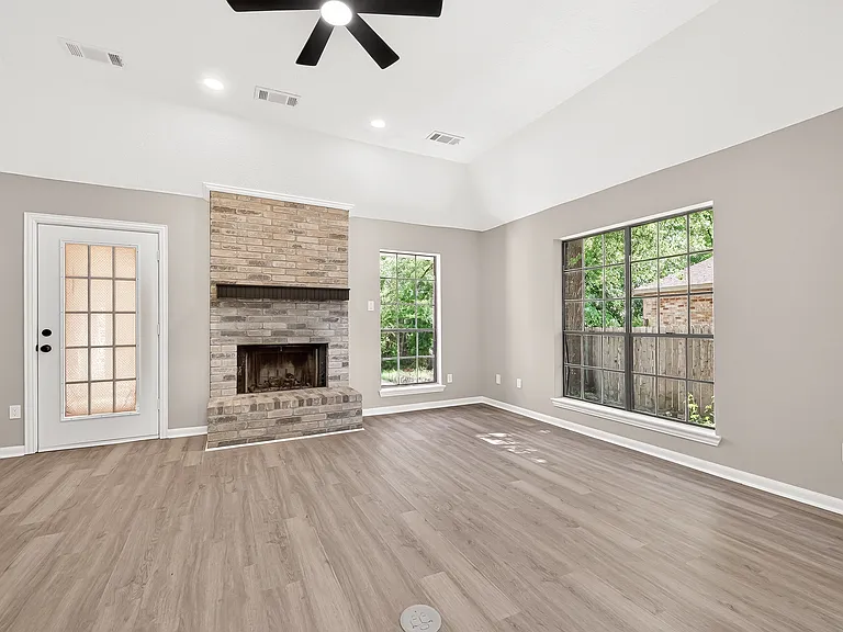 4906 Pleasure Lake Ln — Photo 10