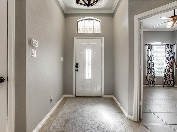 3rd image of 121 Big Willow Ct