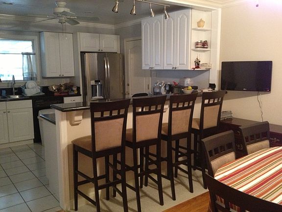 2nd image of 1456 Arriba Dr