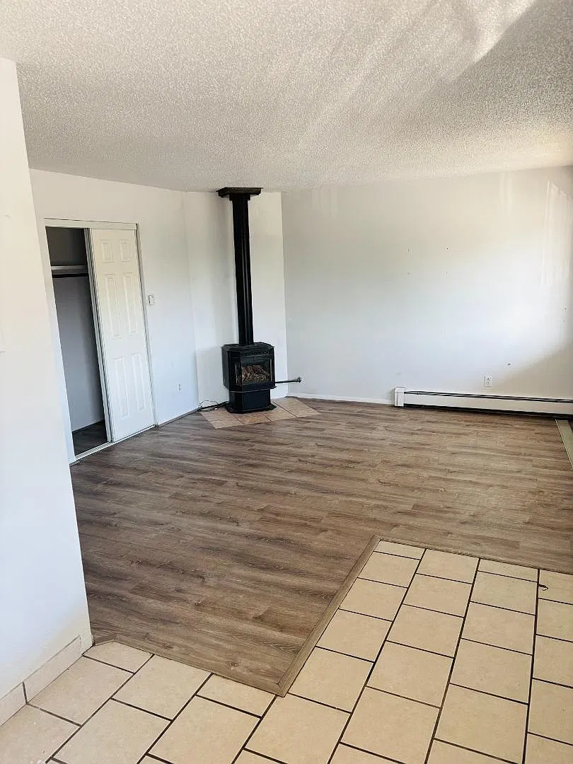 215 River View Dr - Apt. L — Photo 1