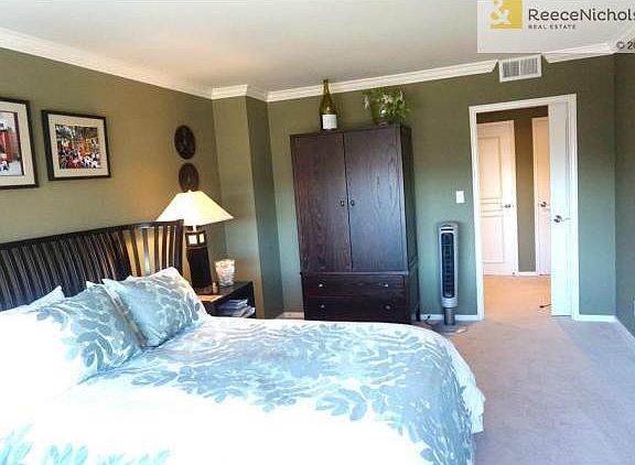 5th image of 4740 Roanoke Pkwy APT 404