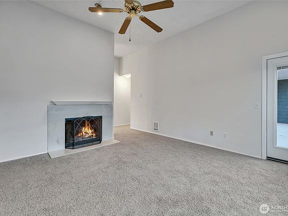 5th image of 1175 Harrington Place NE #313