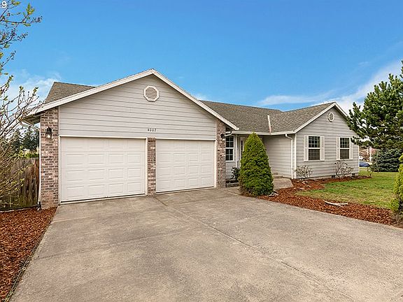 2nd image of 4007 NE 35th St