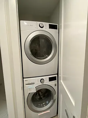 Rented by Hudson Exclusive Inc | media 32