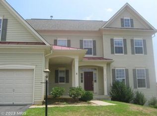19163 Potomac Crest Dr, Triangle, VA 22172