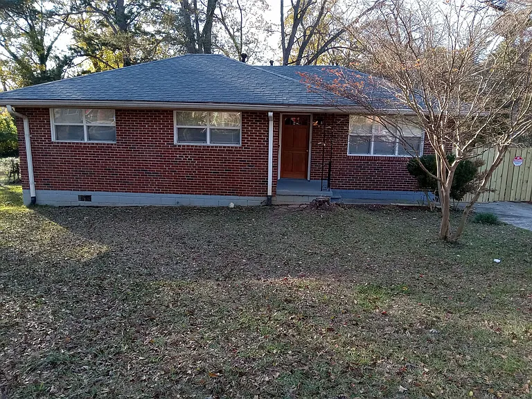 Pine Dr — Photo 2