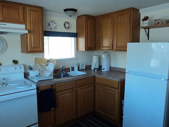 2nd image of 103 Pioneer Ln
