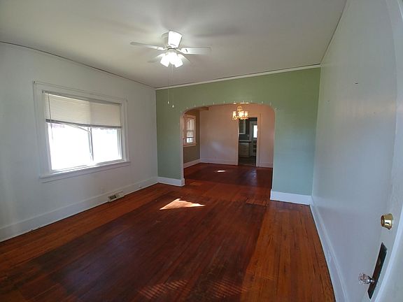 3rd image of 1153 Altgeld St