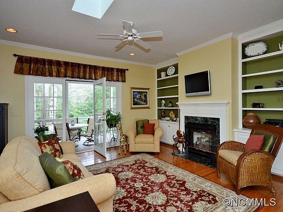 4th image of 271 Sweetwater Hills Dr