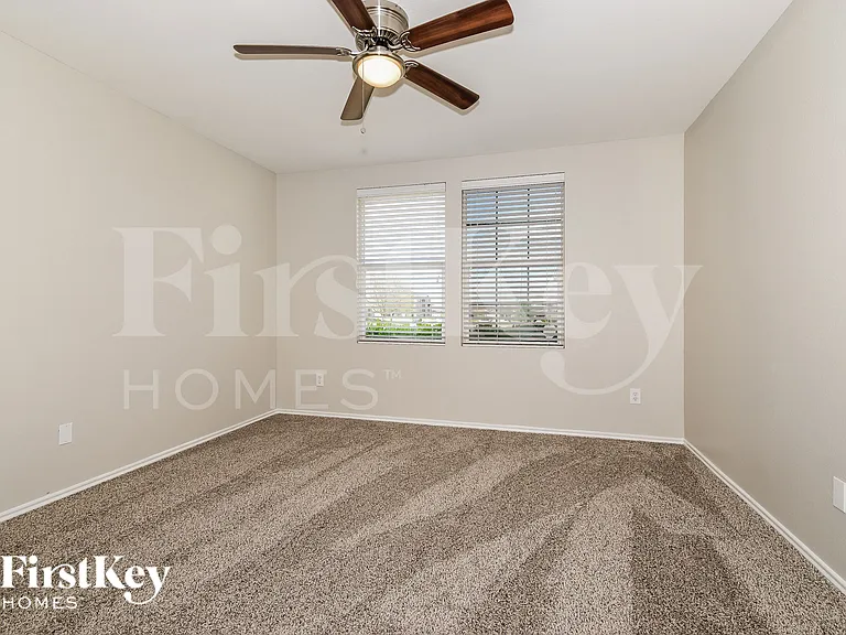 609 Rosemary Dr — Photo 16