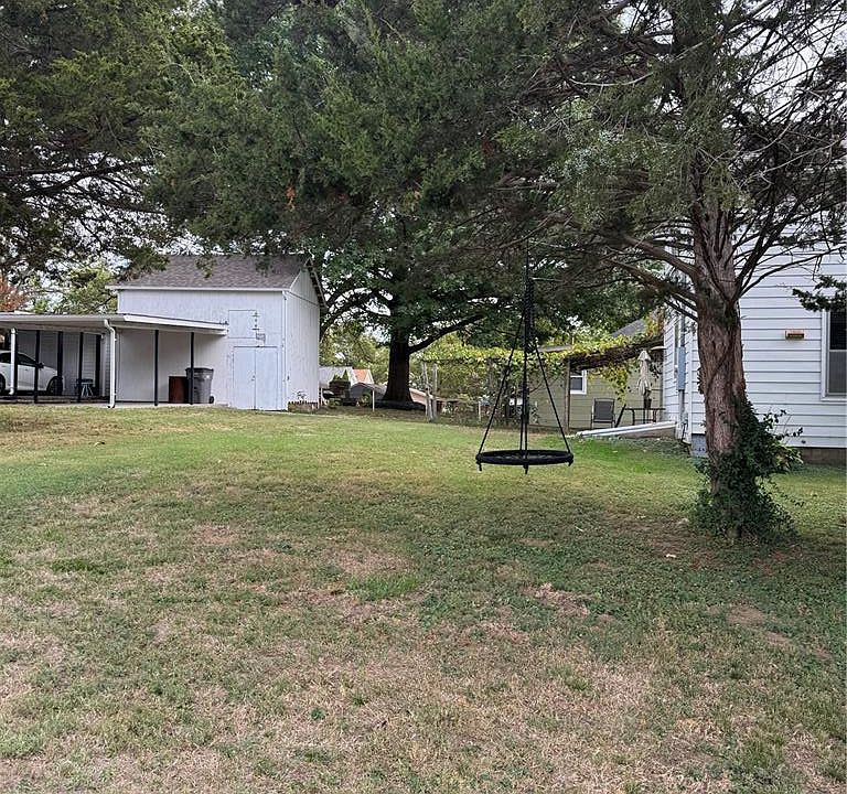 2nd image of 591 Jefferson St