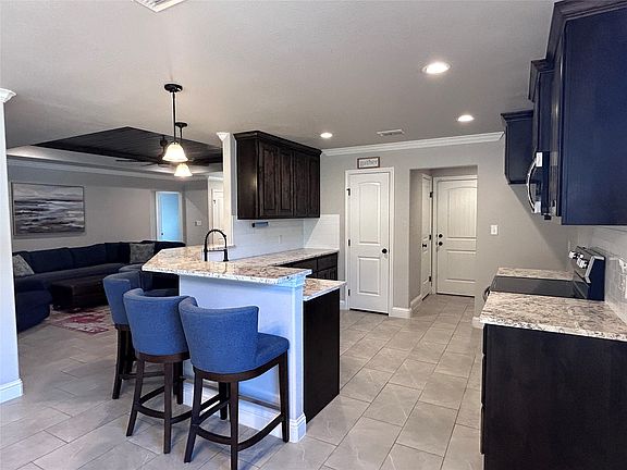 3rd image of 5416 Belaire Cir