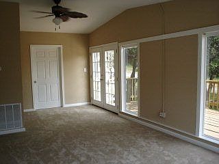 2nd image of 1582 Eastview Dr