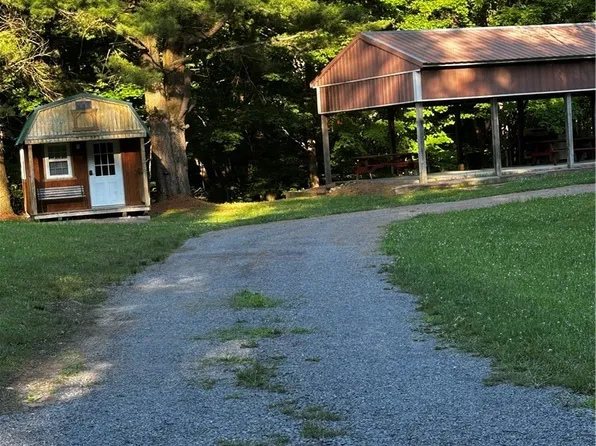 21 Apache Springs Rd, Lacona, NY 13083