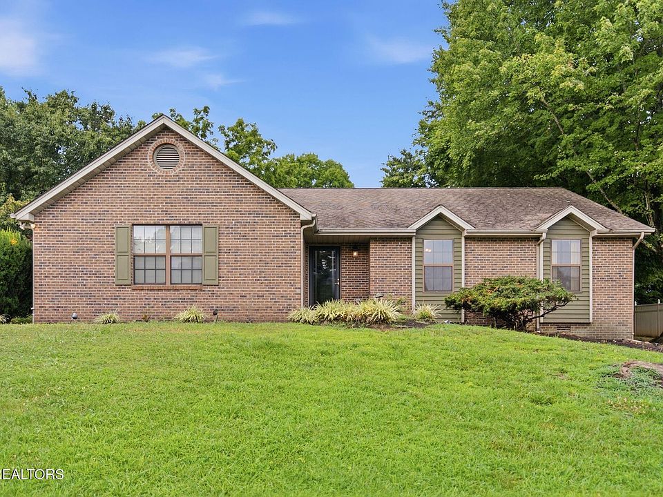 1st image of 935 Sugarwood Dr