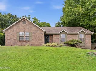 935 Sugarwood Dr, Maryville, TN 37803