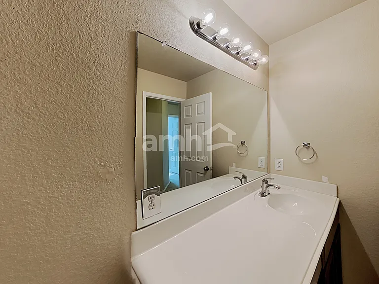 866 Fannin Dr — Photo 17