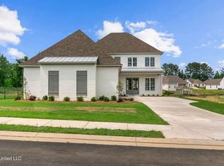 206 Herons Bay Cir, Madison, MS 39110