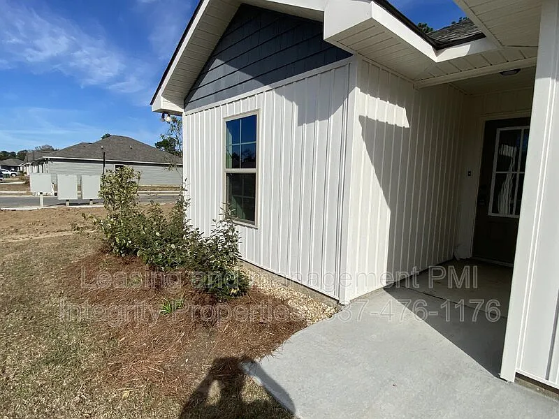 3 bed, 2.0 bath, 1087 sqft, $1,595 — Photo 2