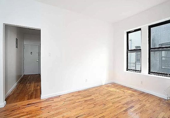2nd image of 149 Edgecombe Ave #4B