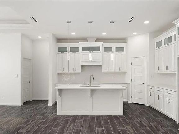 3rd image of 3100 E Bella Vista Ave
