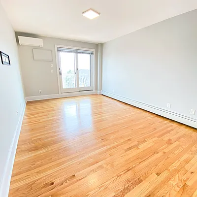 Rented by R New York | media 28