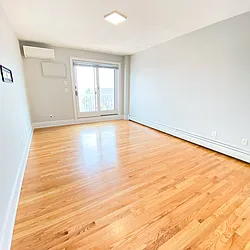 Rented by R New York