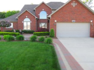 16213 Moore Park Rd, Macomb, MI 48044