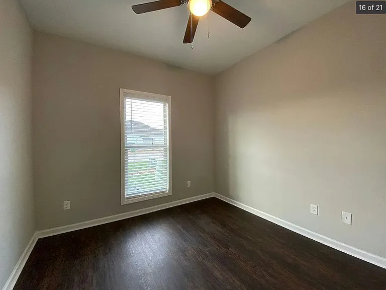 6132 Burbank Crossing Loop — Photo 13