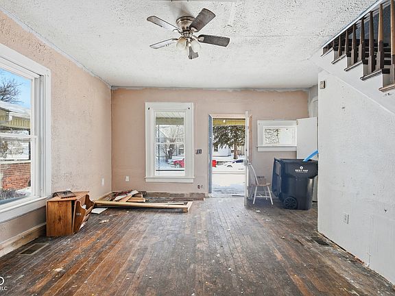 3rd image of 2317 Fletcher St