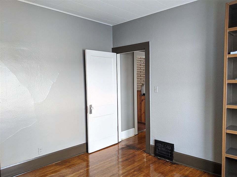 2nd image of 2214 17th Ave