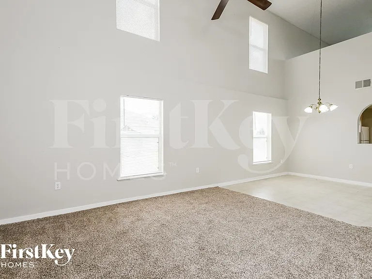 3637 Queens Cove Blvd — Photo 3