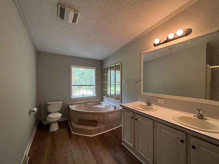 239 Smokey Ln — Photo 6