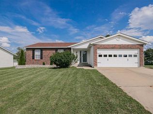 22 Squaw Ct, Warrenton, MO 63383