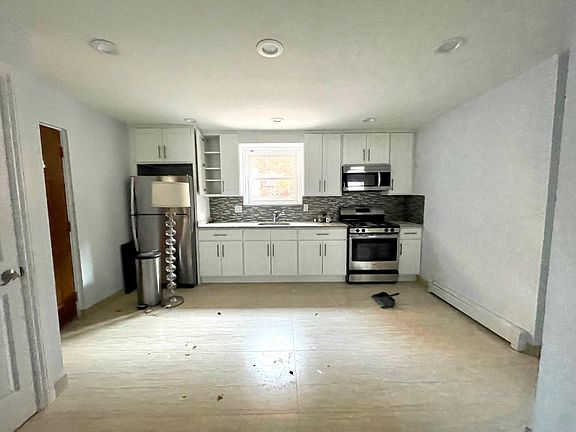 2nd image of 39 Sheraden Ave Floor 1