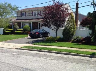 2084 Mitchel Ct, Merrick, NY 11566