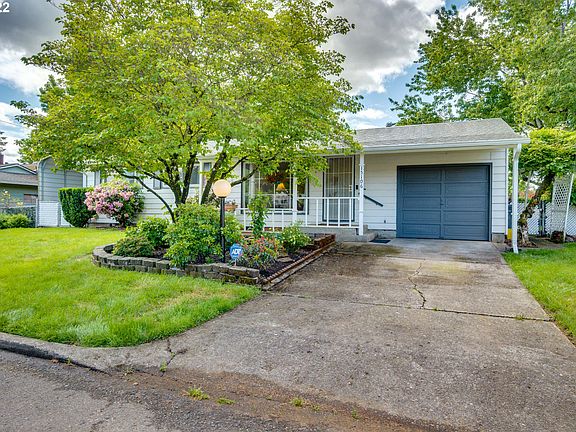 2nd image of 15106 SE Millmain Dr